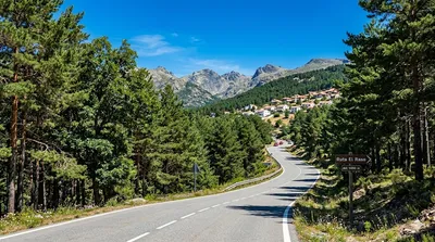 Ruta de El Raso a Los Molinos La Vera, 25 minutos en coche